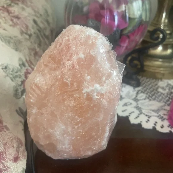 Tula Color-Changing Himalayan Salt Lamp - Picture 4 of 4